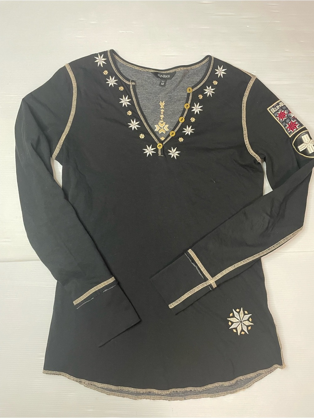 Alp-n-Rock Edelweiss Women’s Black Long Sleeve Embroidered Henley V-Neck Tee M